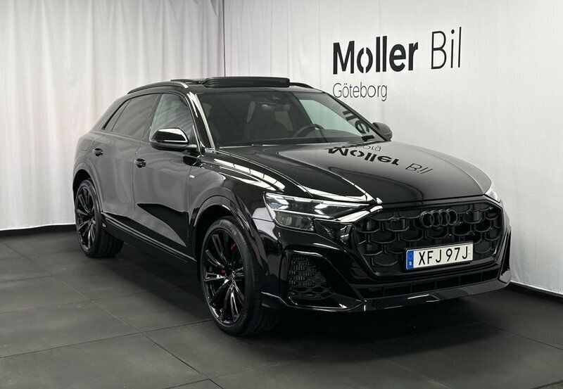 Svart (mytsvart metallic) Ny 2025 Audi Q8 Design SUV | 1 329 200 kr (Lite dyr) - Bild 1/4