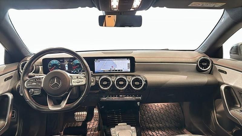 Begagnad Mercedes CLA200 Shooting Brake AMG line 163 HK (119 kW) 2021 Svart Kombi