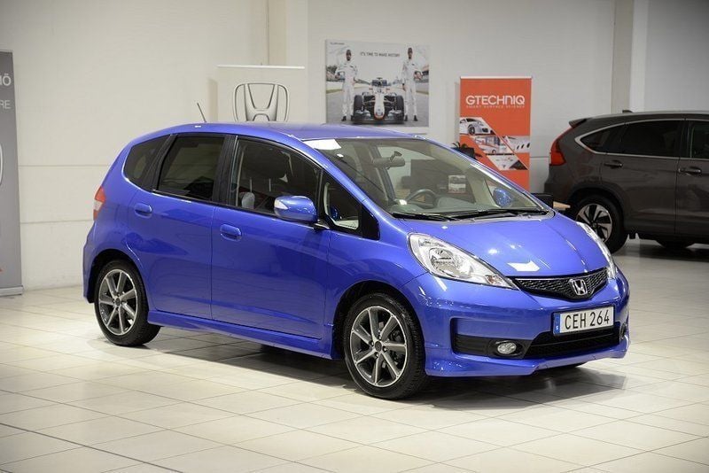 https://images.autouncle.com/se/car_images/0dd86728-dc39-4328-90d7-4d429ab9ac85_honda-jazz-1-4-si-99hk.jpg