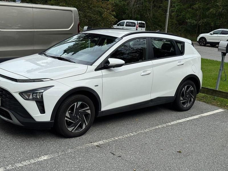 Begagnad Hyundai Bayon Essential 101 HK (74 kW) 2023 Vit SUV