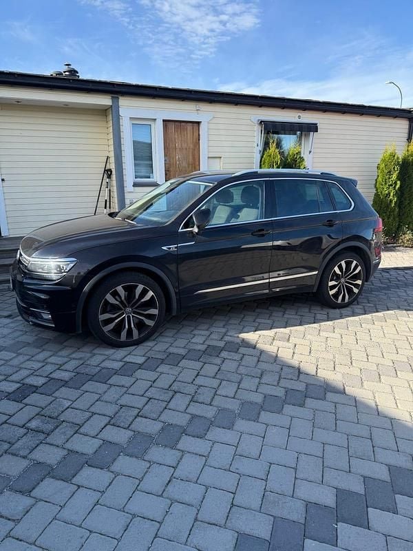 Begagnad VW Tiguan 190 HK (139 kW) 2020 Svart metallic SUV