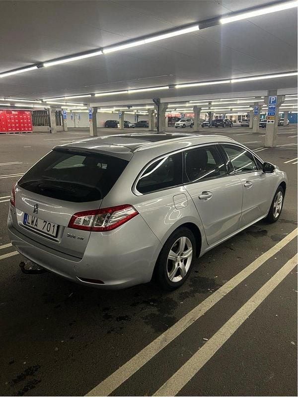 Grå Begagnad 2011 Peugeot 508 Kombi | 45 000 kr (Marknadspris) - Bild 1/4