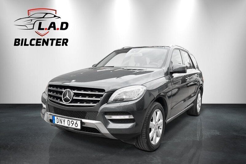 Mörkgrå Begagnad 2014 Mercedes ML350 SUV | 255 000 kr (Dyr) - Bild 1/4