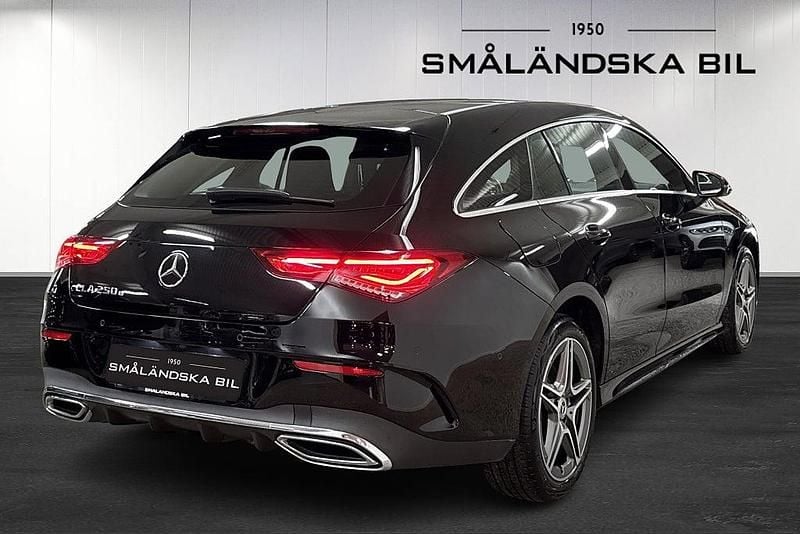 Begagnad Mercedes CLA250e Shooting Brake AMG 160 HK (117 kW) 2023 Svart Kombi