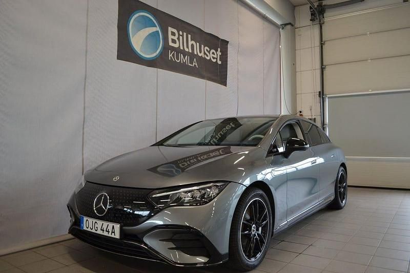 Grå Begagnad 2023 Mercedes EQE350 AMG line Sedan | 519 000 kr (Bra pris) - Bild 1/4