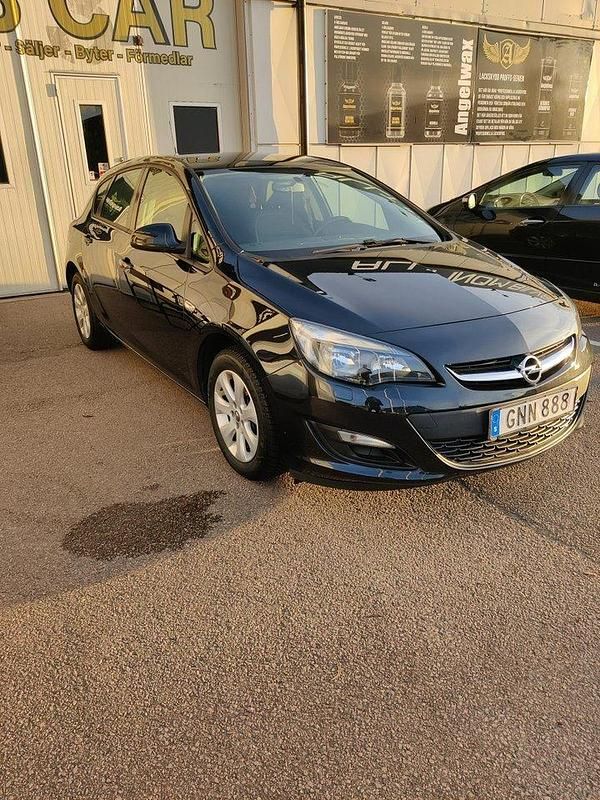 Svart Begagnad 2015 Opel Astra Enjoy Halvkombi | 59 000 kr (Bra pris) - Bild 1/4