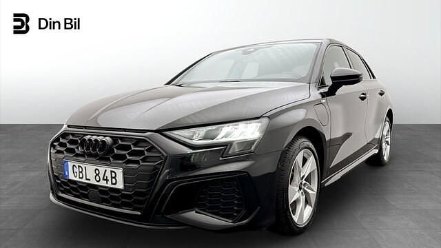 Mytsvart metallic Begagnad 2023 Audi A3 Sportback e-tron S-Line Halvkombi | 379 000 kr (Dyr) - Bild 1/4
