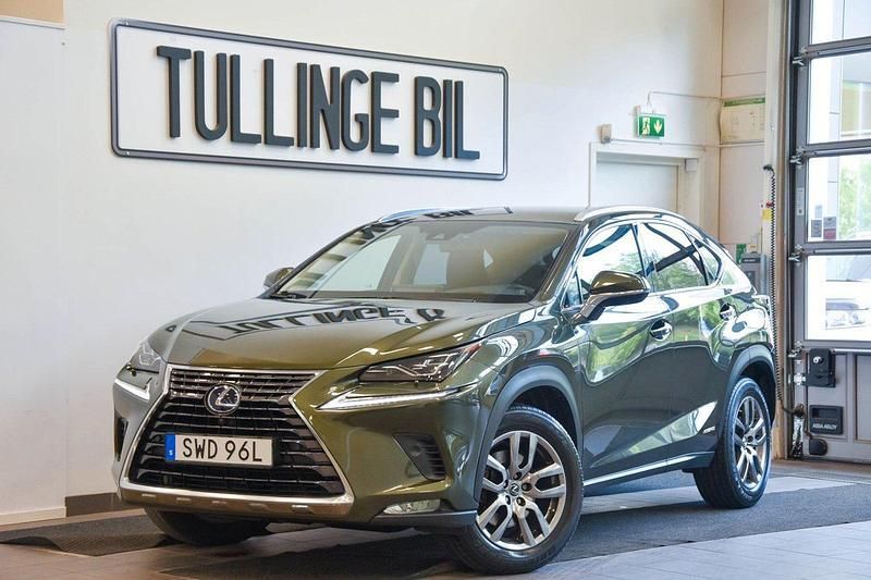 Grön Begagnad 2021 Lexus NX300h Luxury Line SUV | 359 800 kr (Superpris) - Bild 1/4