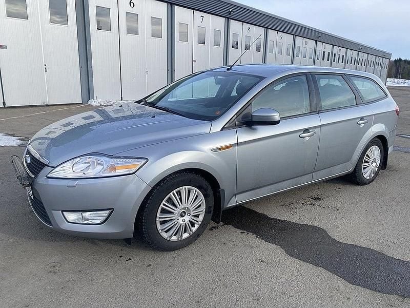 Begagnad Ford Mondeo Trend 146 HK (107 kW) 2007 Grå Kombi