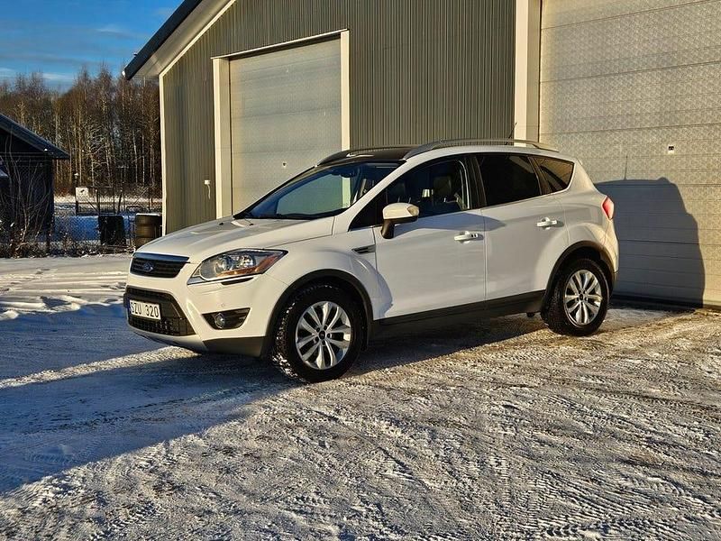 Vit Begagnad 2011 Ford Kuga Titanium SUV | 79 000 kr (Marknadspris) - Bild 1/4