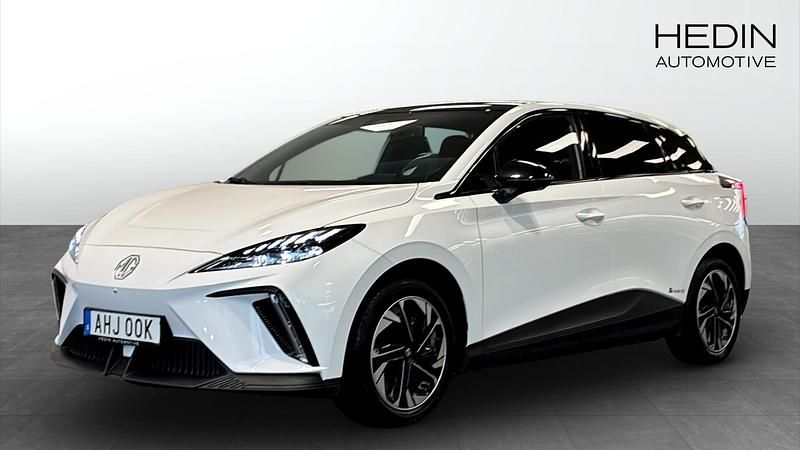 Vit (white) Begagnad 2022 MG MG4 EV Luxury Halvkombi | 274 900 kr (Lite dyr) - Bild 1/4