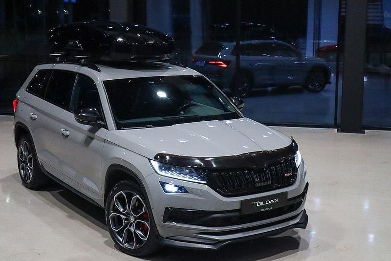 Grå (steel grey ) Begagnad 2020 Skoda Kodiaq RS SUV | 398 000 kr (Lite dyr) - Bild 1/4