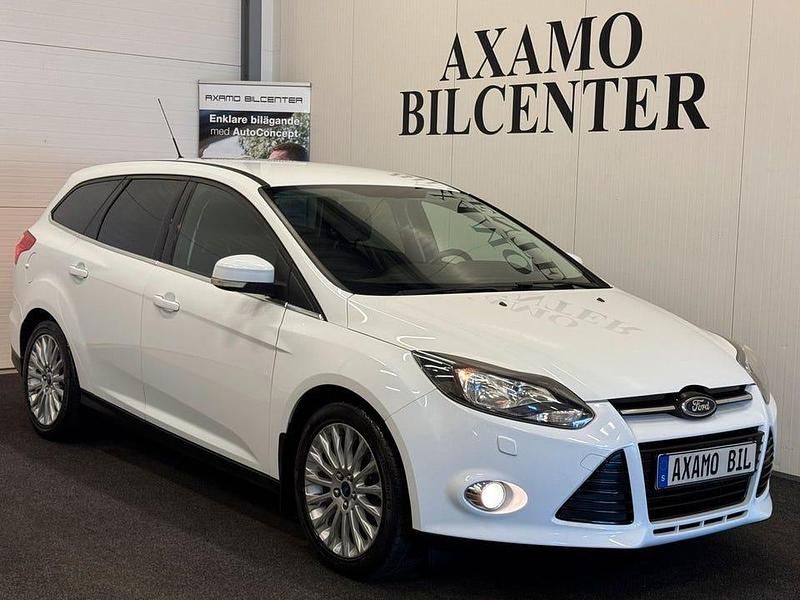Vit Begagnad 2012 Ford Focus Titanium Kombi | 49 900 kr (Marknadspris) - Bild 1/4