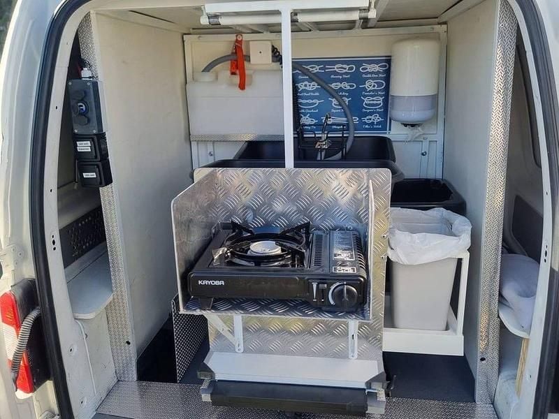 Vit Begagnad 2008 VW Caddy Minibuss | 59 900 kr (Lite dyr) - Bild 1/4