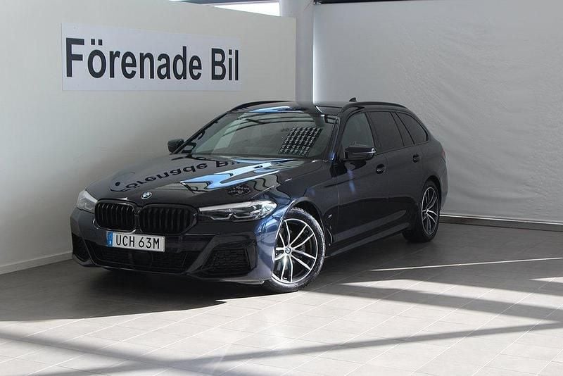 Svart Begagnad 2024 BMW 520 M Sport Kombi | 489 000 kr (Marknadspris) - Bild 1/4