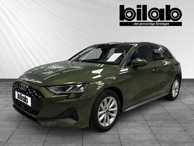 Begagnad Audi A3 Proline 150 HK (110 kW) 2024 Distriktgrön metallic