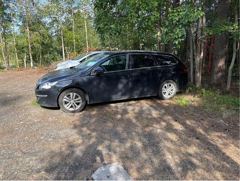 Svart Begagnad 2015 Peugeot 308 Active Kombi | 15 000 kr - Bild 1/4