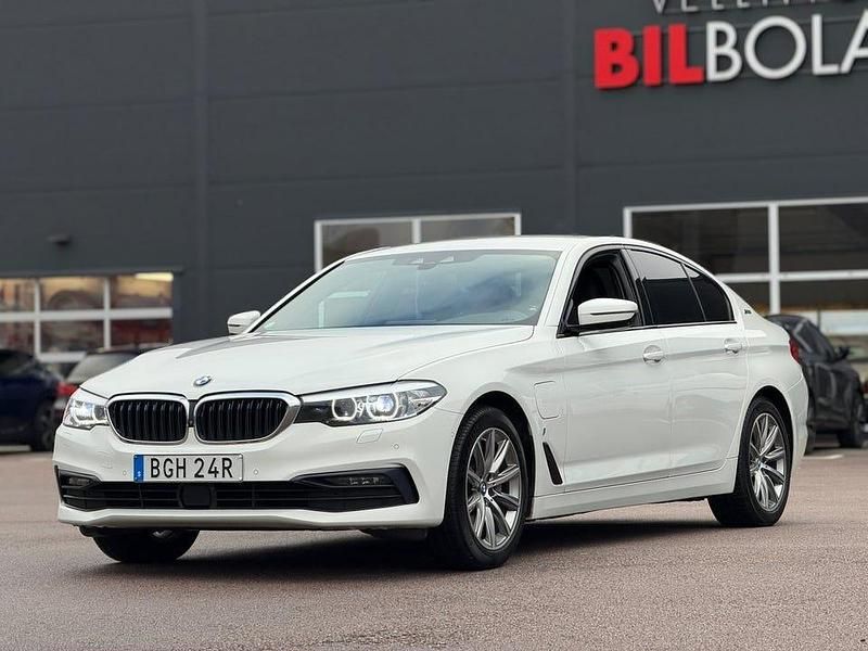 Begagnad BMW 530 iPerformance 252 HK (185 kW) 2019 Vit Sedan