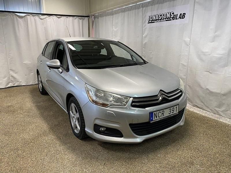Begagnad Citroën C4 112 HK (82 kW) 2012 Silver Halvkombi