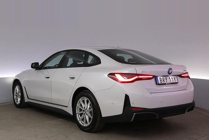 Begagnad BMW i4 Shadowline 250 kW (340 HK) 2023 Vit Sedan