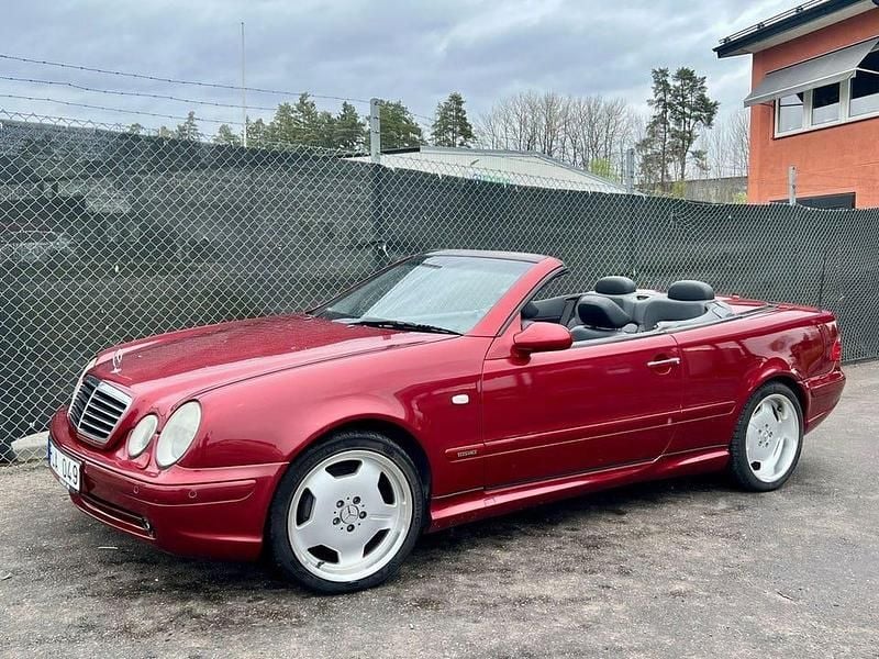 Begagnad Mercedes CLK230 AMG 193 HK (141 kW) 1999 Röd Cab