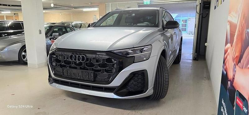 Begagnad Audi Q8 S-Line 286 HK (210 kW) 2025 Silver SUV