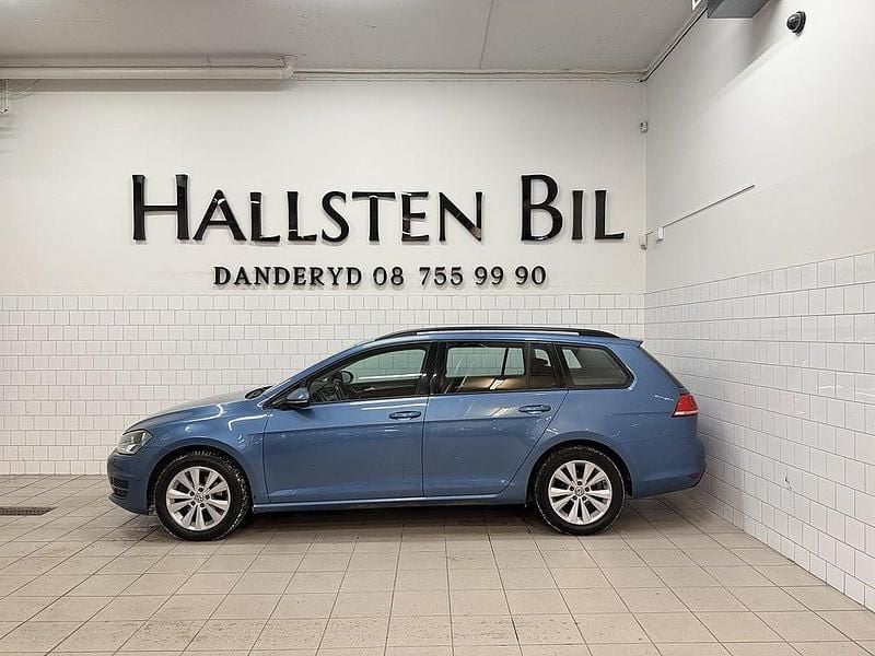 Blå Begagnad 2016 VW Golf VII Kombi | 79 000 kr (Bra pris) - Bild 1/4