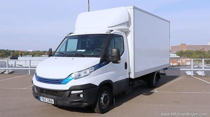 Vit Begagnad 2018 Iveco Daily Van | 149 500 kr (Bra pris) - Bild 1/4