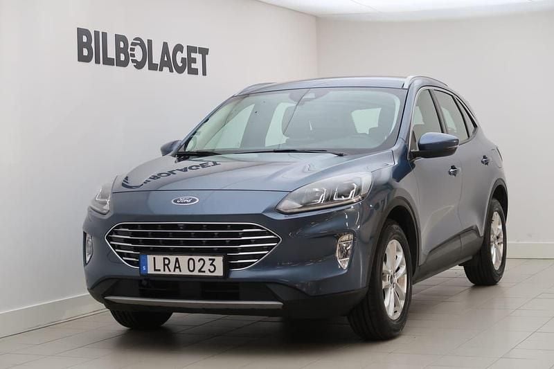 Blå Begagnad 2022 Ford Kuga Titanium SUV | 209 800 kr (Marknadspris) - Bild 1/4