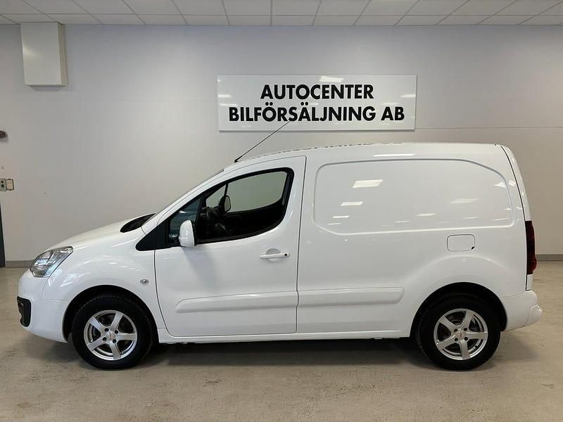 Vit Begagnad 2017 Citroën Berlingo Van | 99 900 kr (Dyr) - Bild 1/4