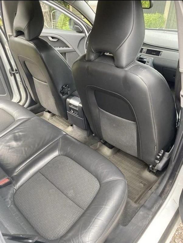 Begagnad Volvo V70 Drive Kinetic 109 HK (80 kW) 2011 Vit Kombi