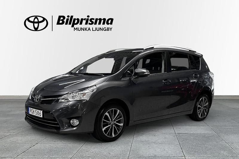 Mörkgrå Begagnad 2016 Toyota Verso Active Minibuss | 159 900 kr (Lite dyr) - Bild 1/3