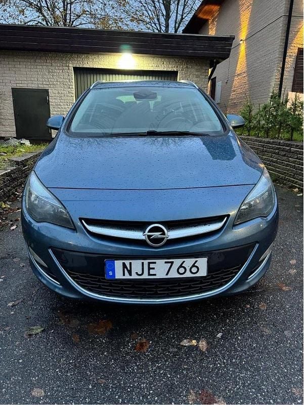 Blå Begagnad 2013 Opel Astra Sport Kombi | 39 000 kr (Bra pris) - Bild 1/4