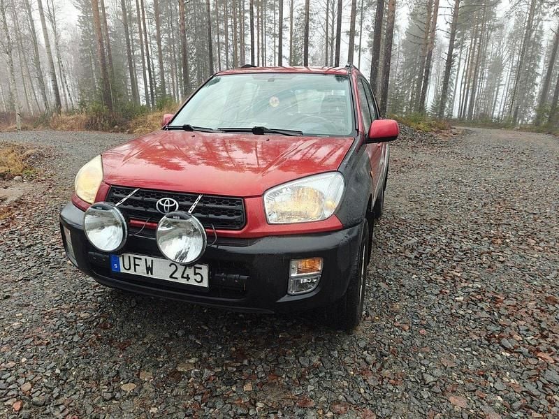 Röd Begagnad 2003 Toyota RAV4 SUV | 27 000 kr - Bild 1/4