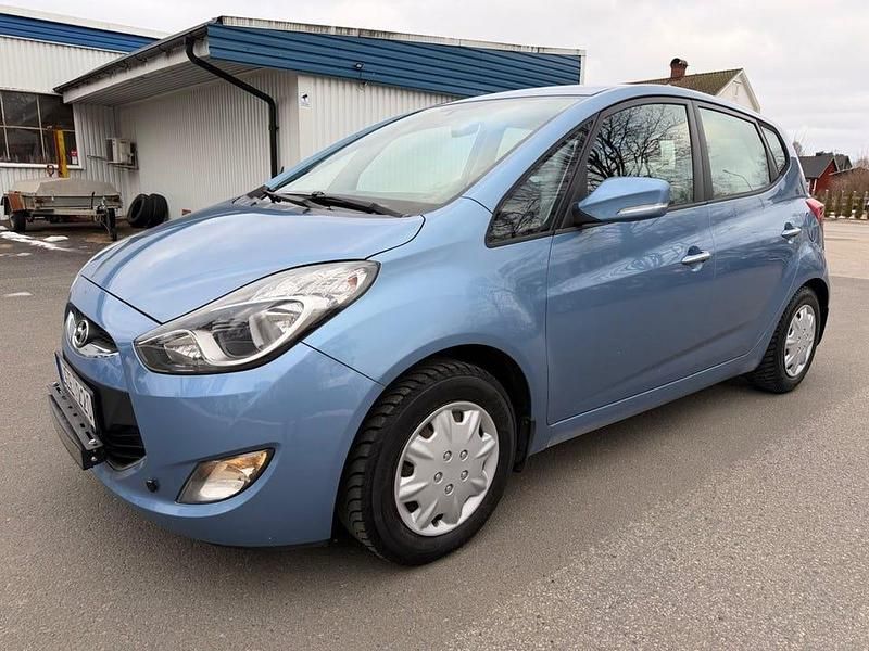 Blå Begagnad 2012 Hyundai ix20 Halvkombi | 49 900 kr (Marknadspris) - Bild 1/4