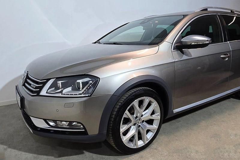 Begagnad VW Passat Alltrack 177 HK (130 kW) 2015 Brun Kombi
