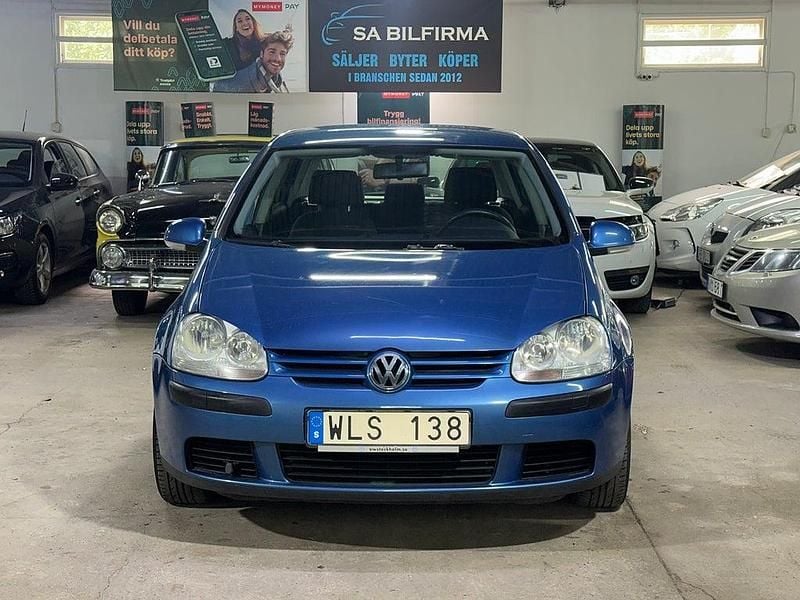 Blå Begagnad 2004 VW Golf IV Trendline Halvkombi | 29 800 kr (Marknadspris) - Bild 1/4