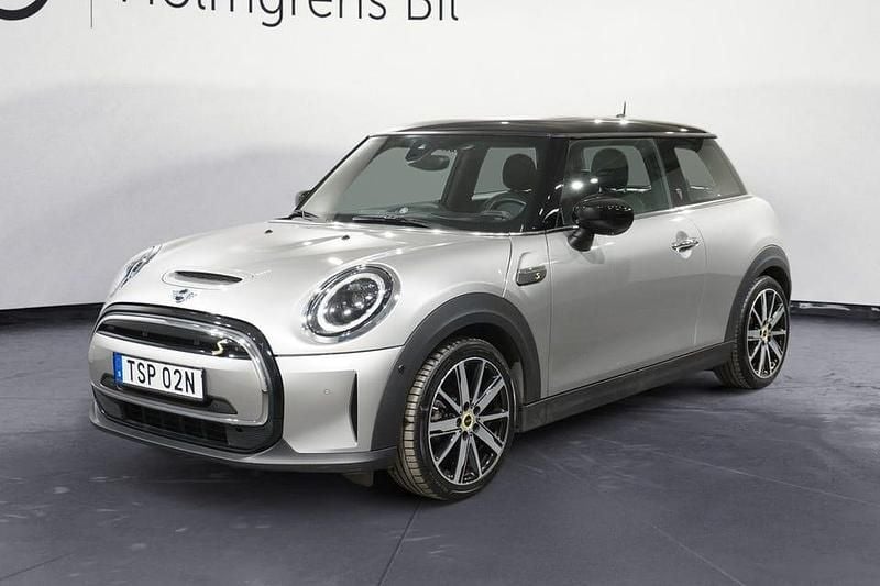 Begagnad Mini Cooper 135 kW (184 HK) 2022 Melting silver iii Halvkombi