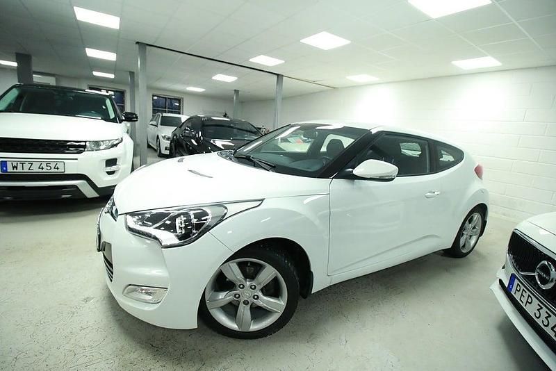 Vit Begagnad 2011 Hyundai Veloster Halvkombi | 69 800 kr - Bild 1/1