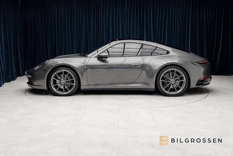 Begagnad Porsche 911 Carrera 4 385 HK (283 kW) 2019 Grå Sportkupé