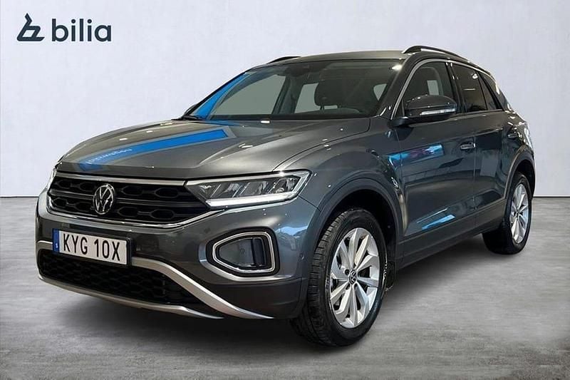Grå Begagnad 2025 VW T-Roc Edition SUV | 309 900 kr (Marknadspris) - Bild 1/4