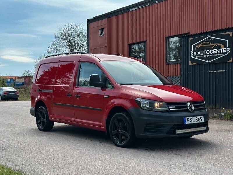 Röd Begagnad 2016 VW Caddy Maxi Minibuss | 78 900 kr (Marknadspris) - Bild 1/4