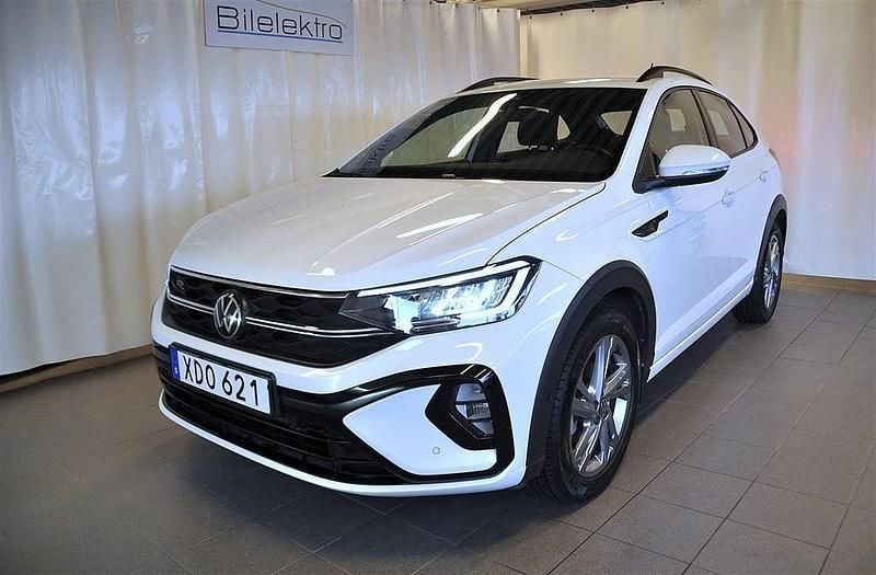 Vit Begagnad 2022 VW Taigo R-line SUV | 239 000 kr (Marknadspris) - Bild 1/4