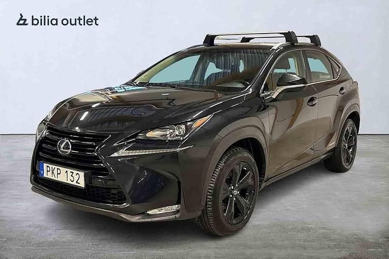 Svart Begagnad 2017 Lexus NX300h SUV | 219 900 kr - Bild 1/1