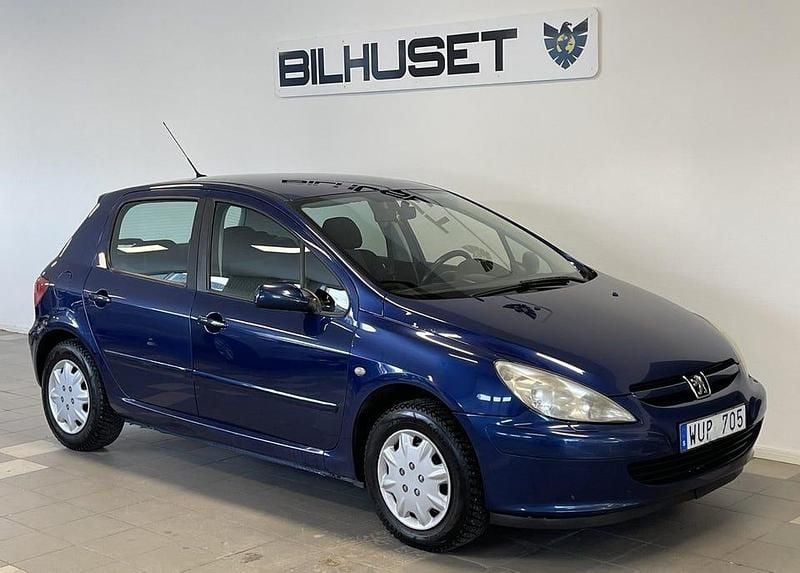 Blå Begagnad 2005 Peugeot 307 Halvkombi | 34 900 kr (Lite dyr) - Bild 1/4