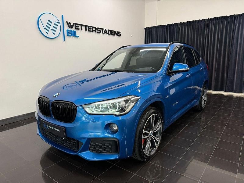 Blå Begagnad 2016 BMW X1 M Sport SUV | 219 000 kr (Lite dyr) - Bild 1/4