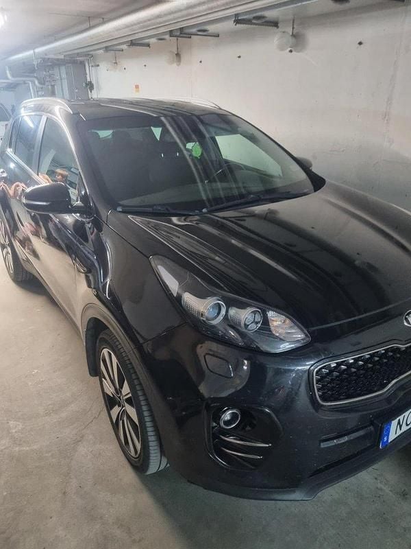 Svart Begagnad 2016 Kia Sportage Advance SUV | 120 000 kr - Bild 1/4