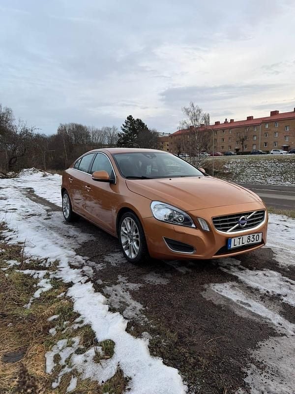 Begagnad Volvo S60 Momentum 163 HK (119 kW) 2012 Sedan