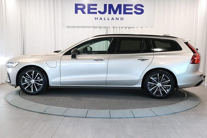 Begagnad Volvo V60 Plus 355 HK (261 kW) 2025 Grå Kombi