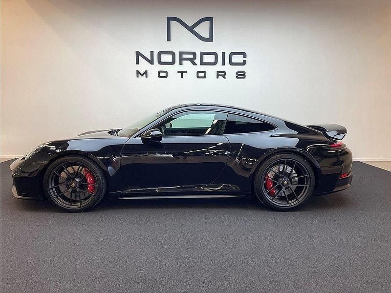 Svart Begagnad 2025 Porsche 911 Carrera 4 GTS Sportkupé | 2 399 000 kr - Bild 1/4